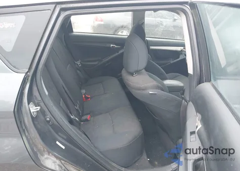 2009 Pontiac Vibe z USA, uszkodzony, nr VIN 5Y2SP67849Z464128